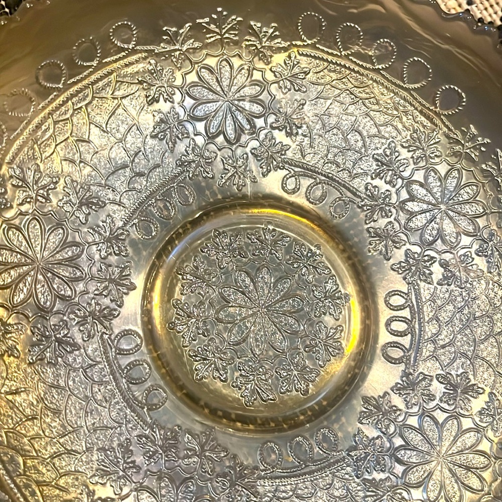 vintage Fenton Leaf Chain Clambroth Carnival Glass bowl 8” across and 2.5” tall.